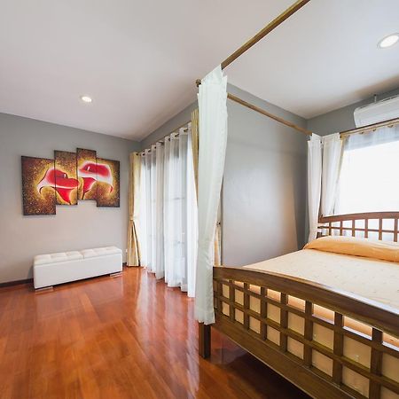 Luxury Town House In The Heart Of The Old City Chiang Mai Esterno foto