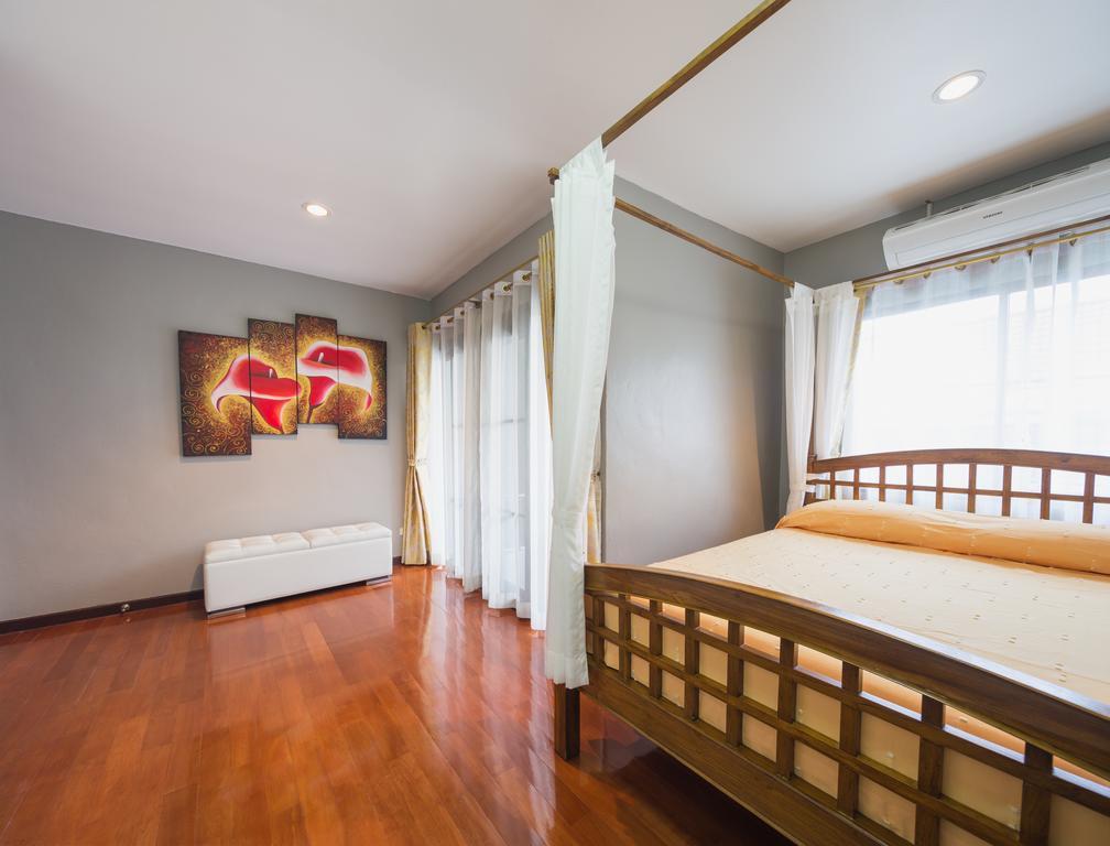 Luxury Town House In The Heart Of The Old City Chiang Mai Esterno foto